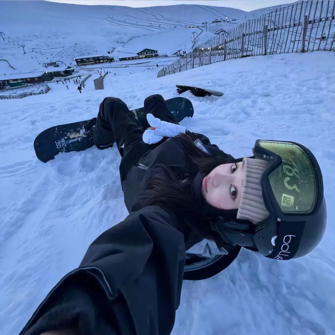 病娇反派又被她撩红了耳朵